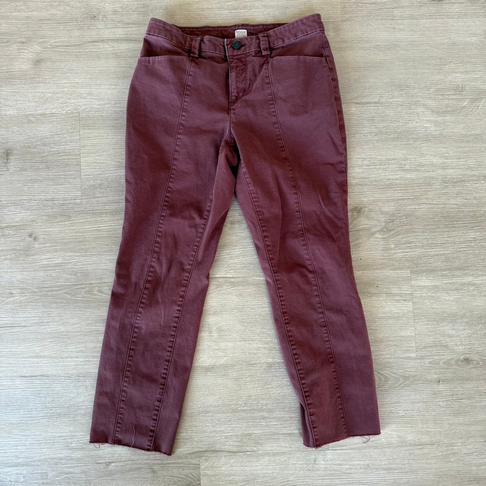 Duluth Trading Co Women's Cropped Pants in Burgundy
